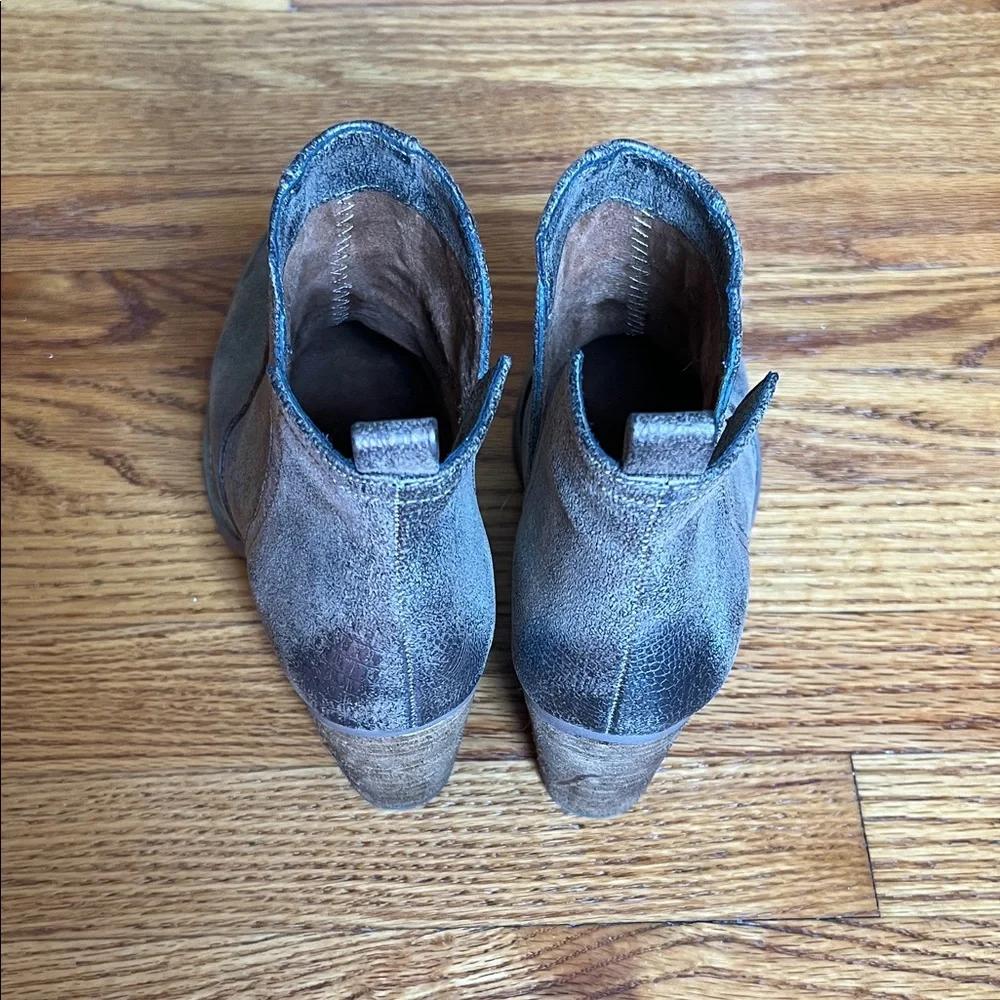 Not Rated distressed metallic